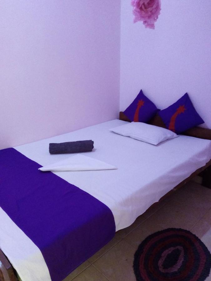 Evening Star Guest Inn Канди Экстерьер фото