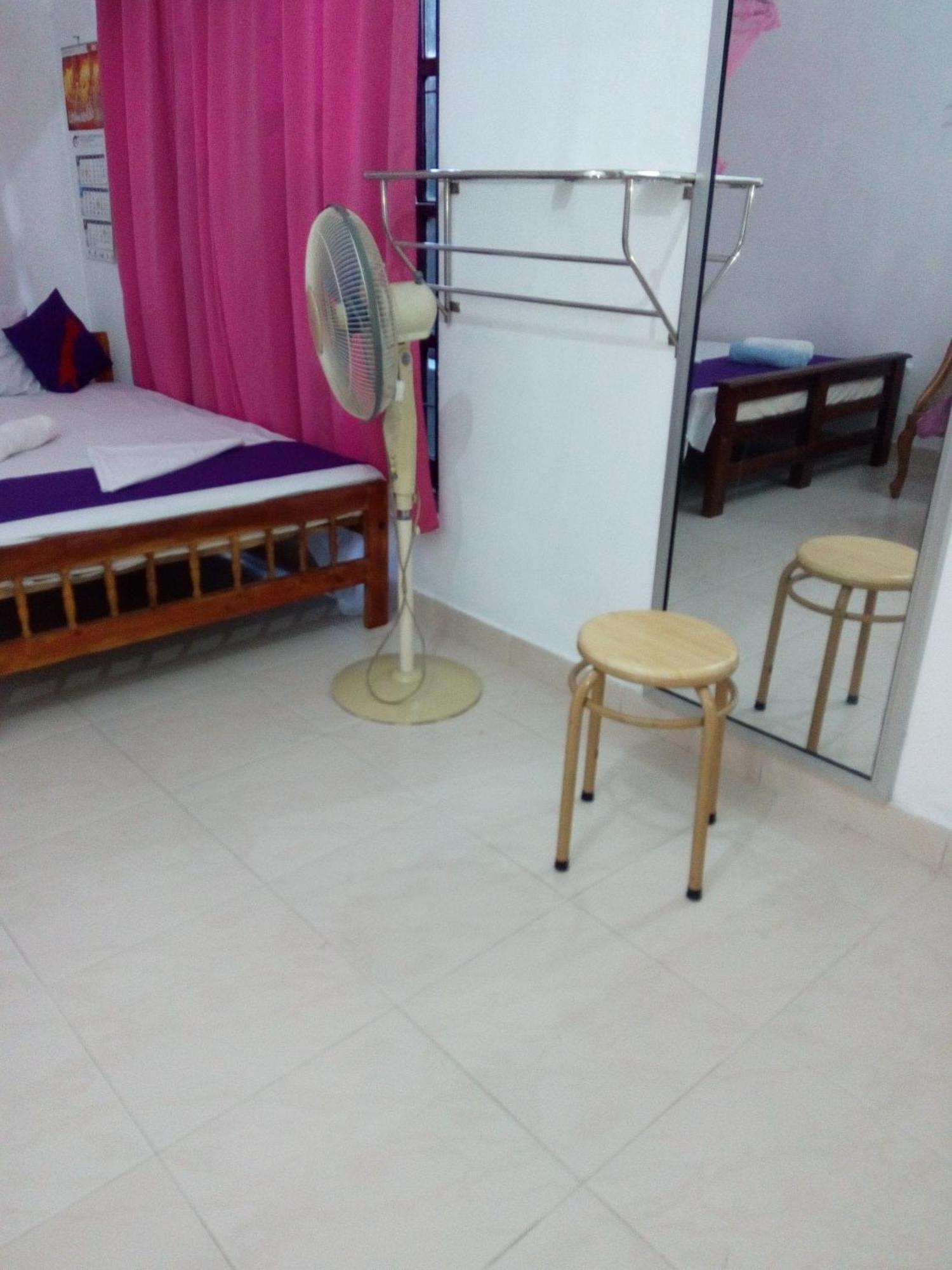 Evening Star Guest Inn Канди Номер фото