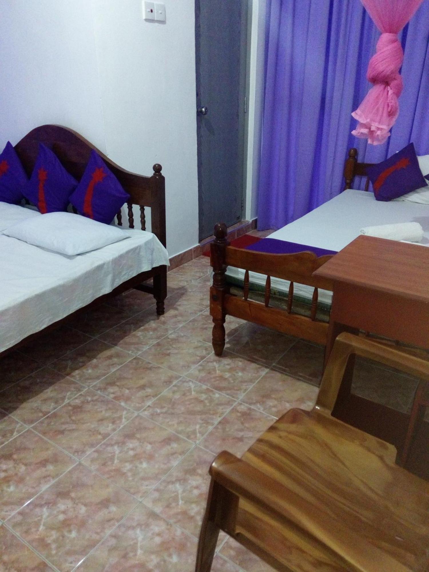 Evening Star Guest Inn Канди Номер фото