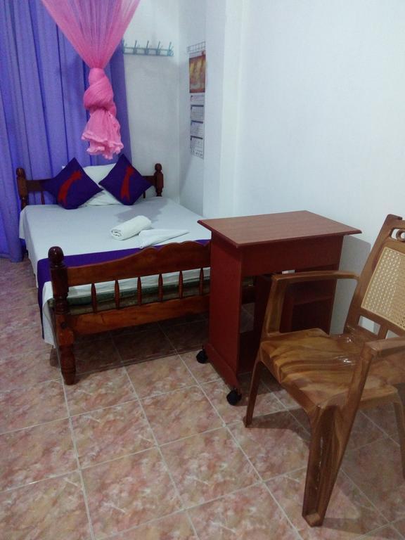 Evening Star Guest Inn Канди Номер фото