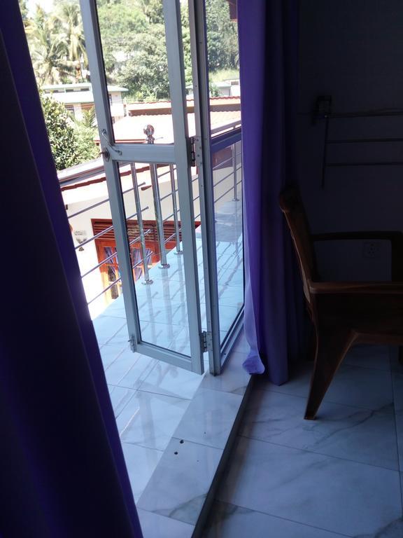 Evening Star Guest Inn Канди Номер фото