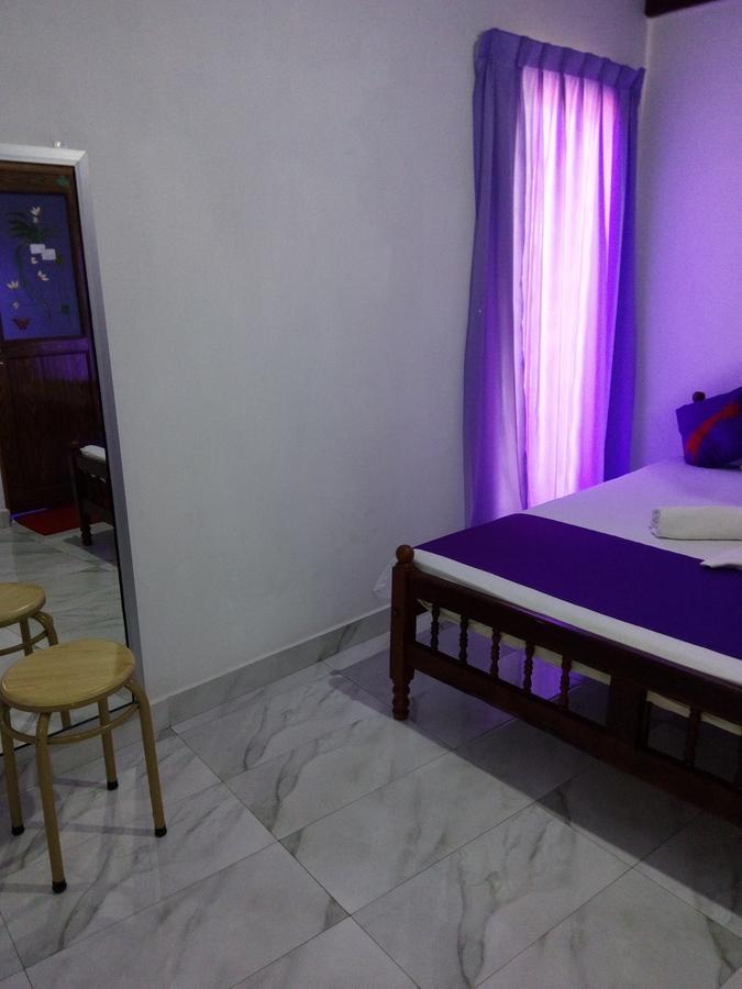 Evening Star Guest Inn Канди Экстерьер фото