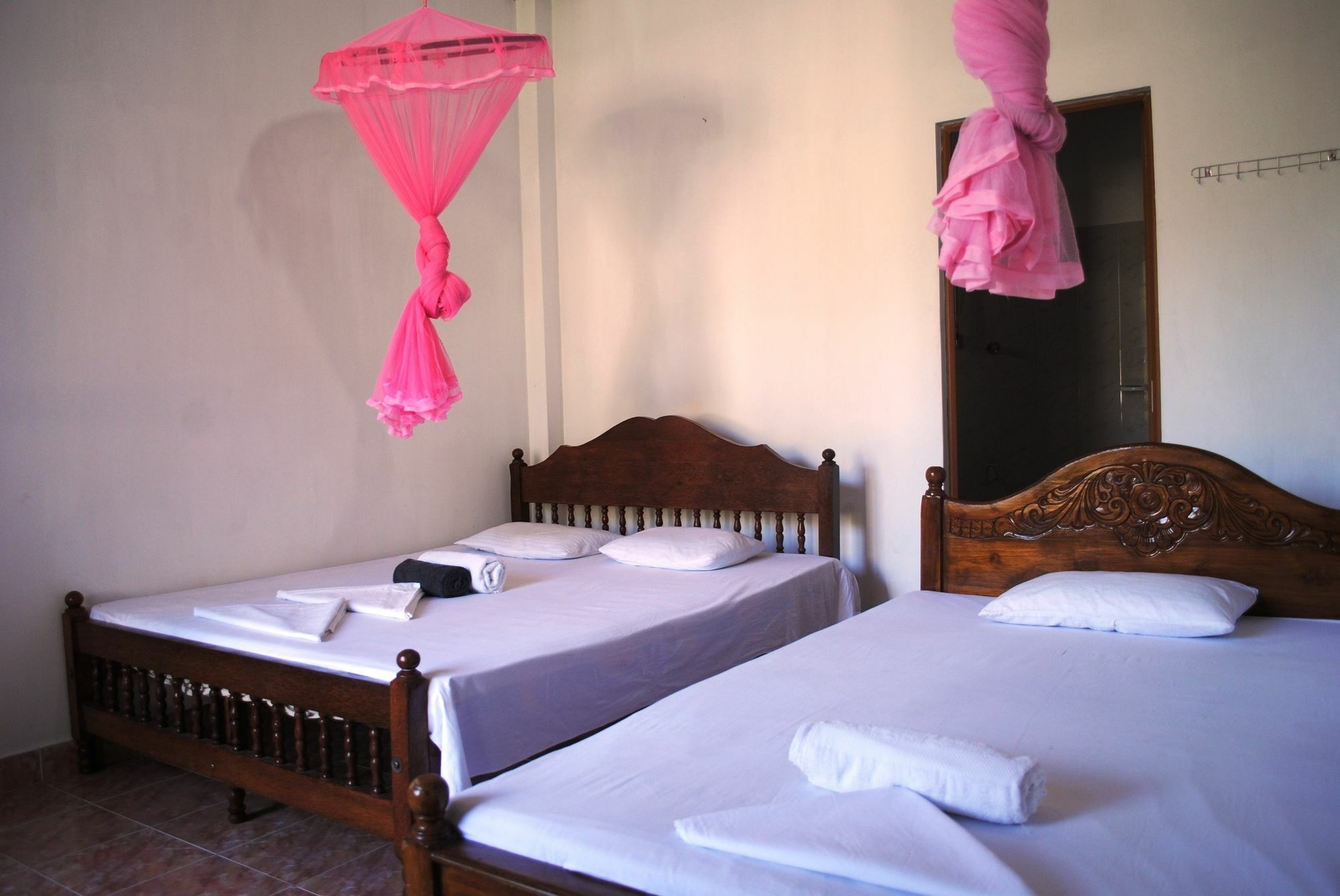 Evening Star Guest Inn Канди Экстерьер фото