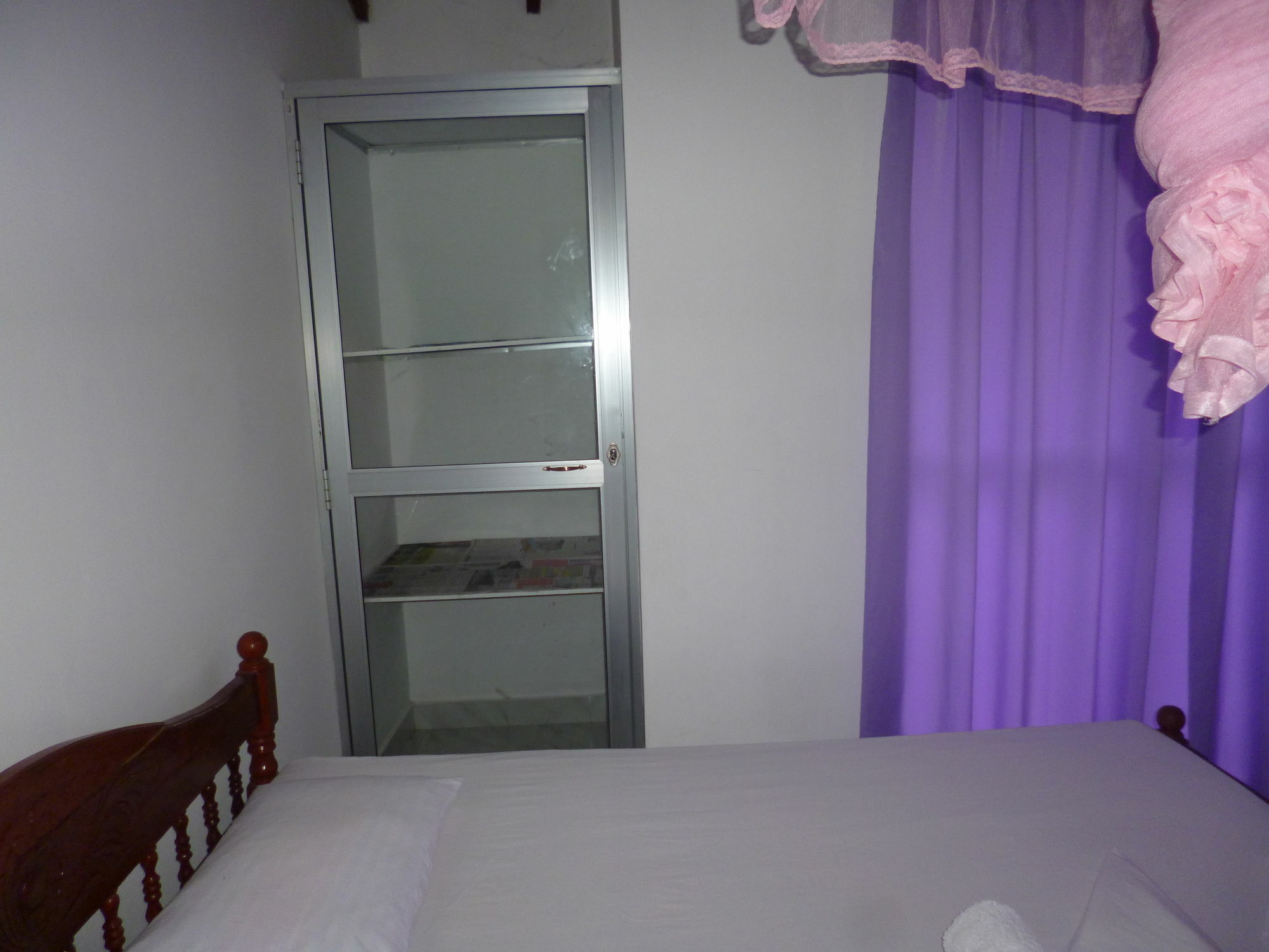 Evening Star Guest Inn Канди Экстерьер фото